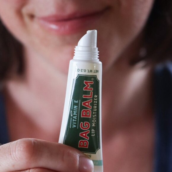 🐮👄 Bag Balm Moisturizing Lip Balm ✨ - Picture 3 of 3